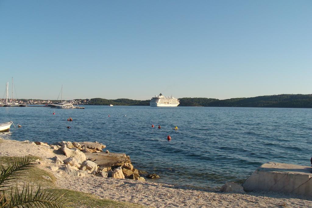 Apartment Nives Trogir Eksteriør bilde