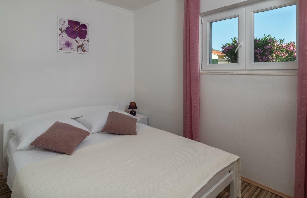 Apartment Nives Trogir Eksteriør bilde