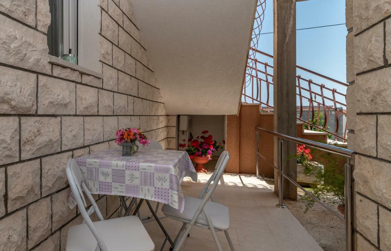 Apartment Nives Trogir Eksteriør bilde