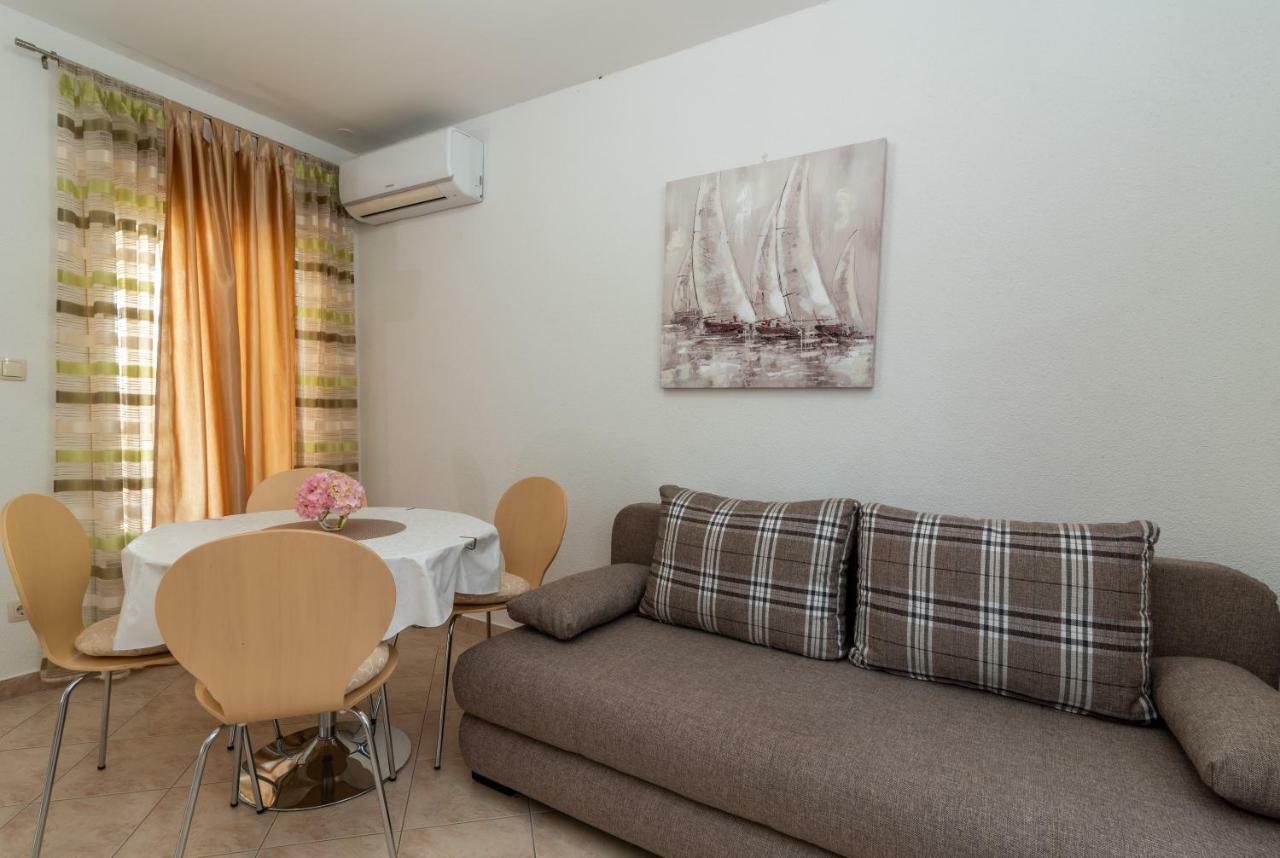 Apartment Nives Trogir Eksteriør bilde