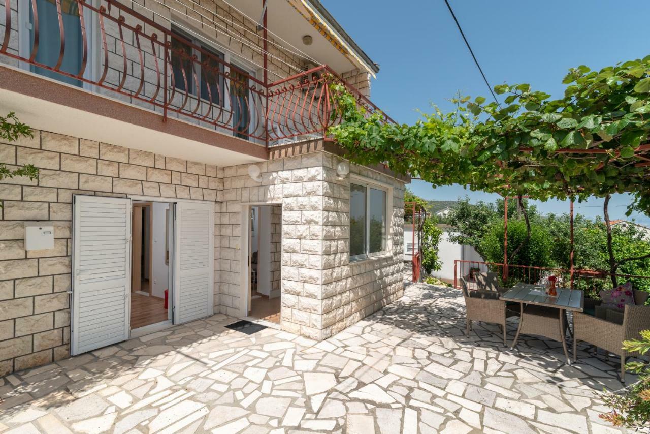Apartment Nives Trogir Eksteriør bilde