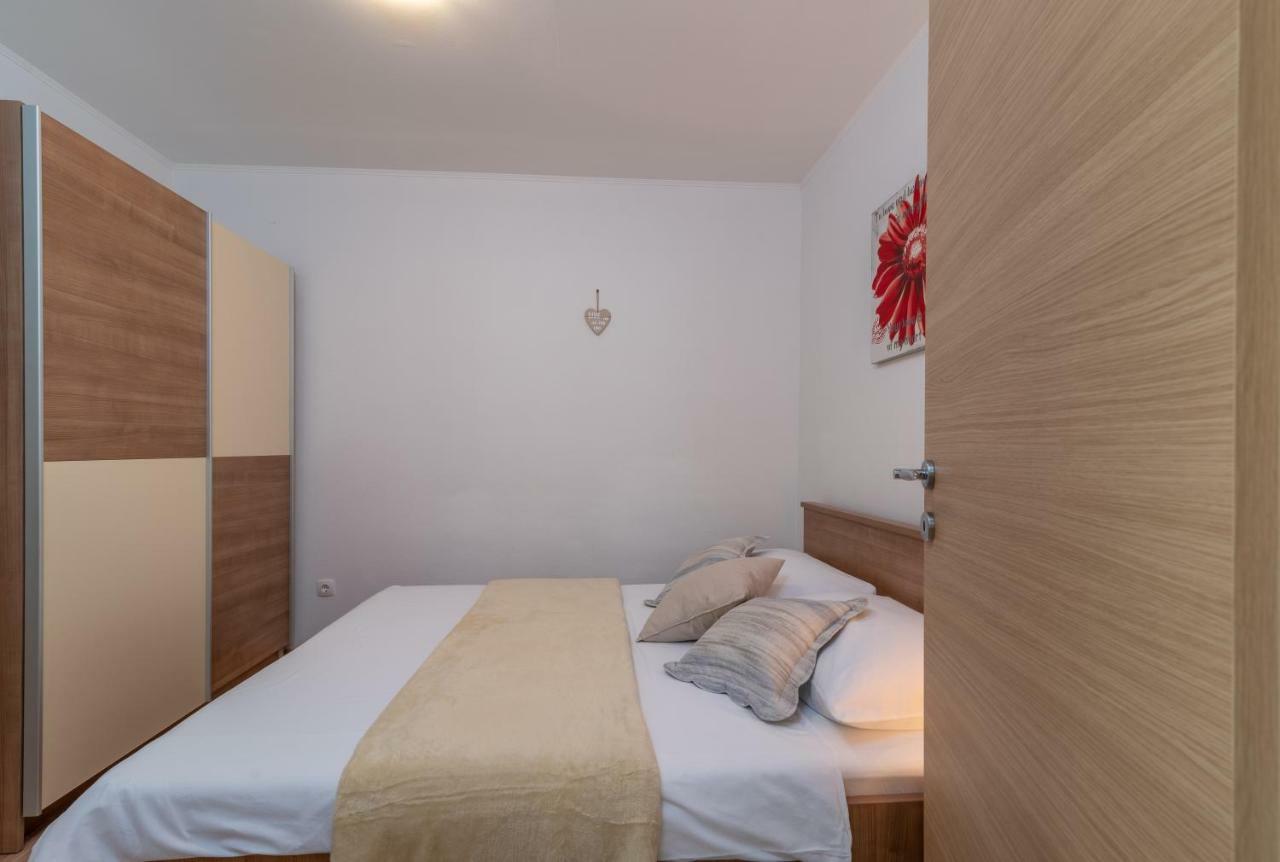 Apartment Nives Trogir Eksteriør bilde