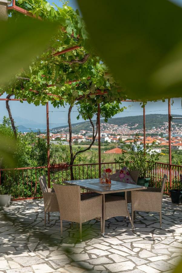 Apartment Nives Trogir Eksteriør bilde