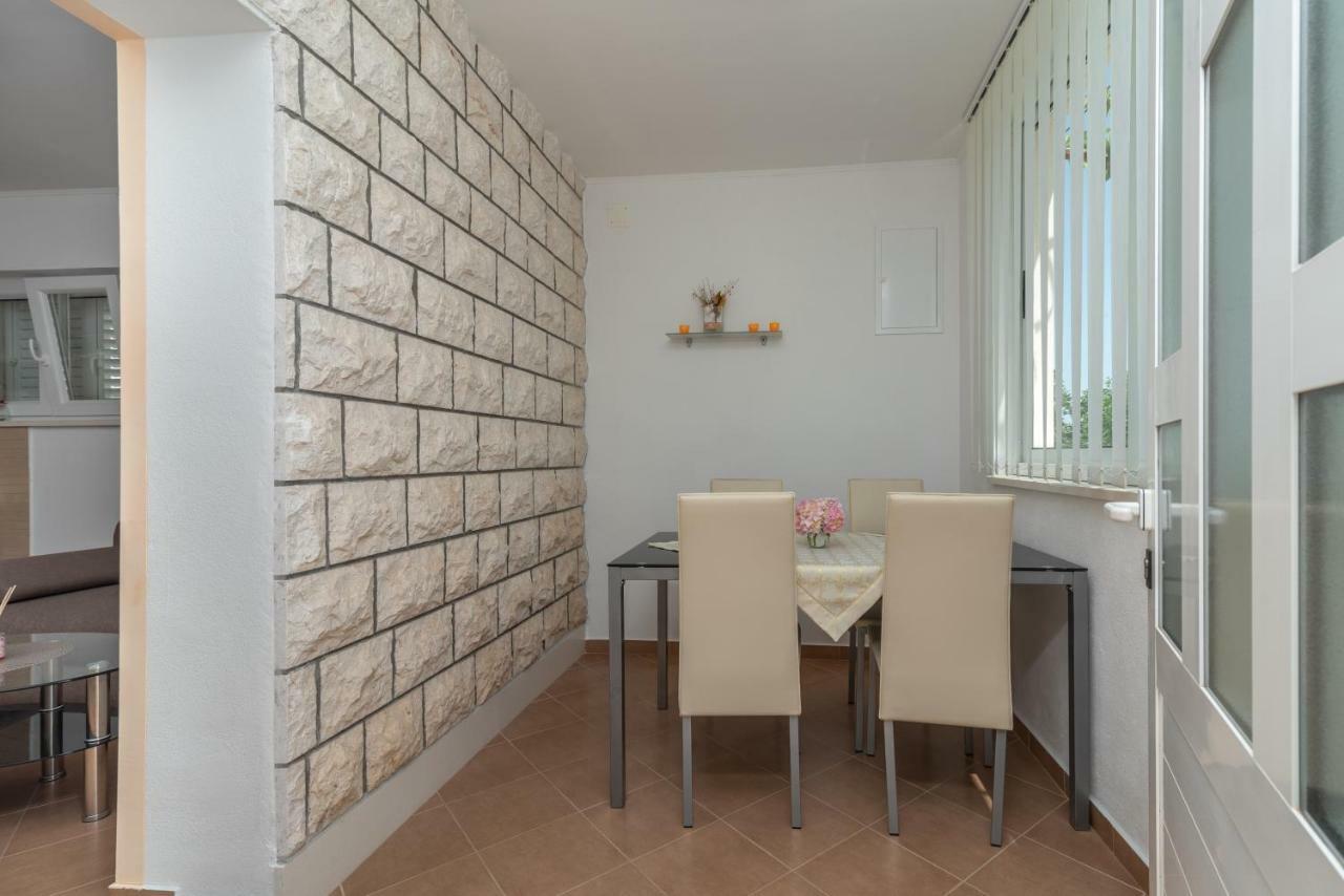Apartment Nives Trogir Eksteriør bilde